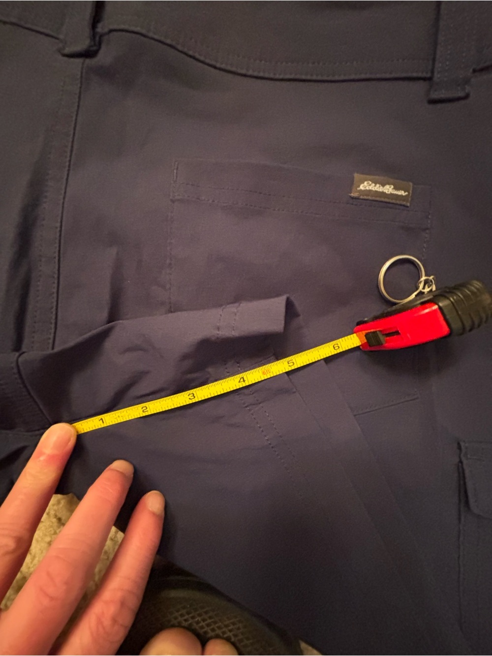Eddie Bauer cargo shorts 5" inseam - Picture 3 of 5